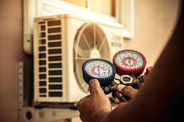 Professional Hvac technician working in Gaithersburg, MD